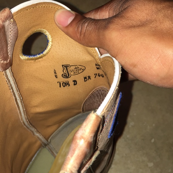 Justin tan colored boots square toe - Picture 5 of 6